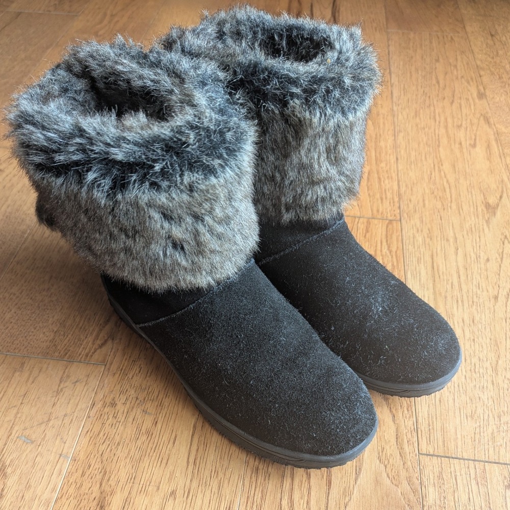 Minnetonka Suede Faux Fur Pom Pom Winter Boots Sz 8 Black Leather Cabin Cozy